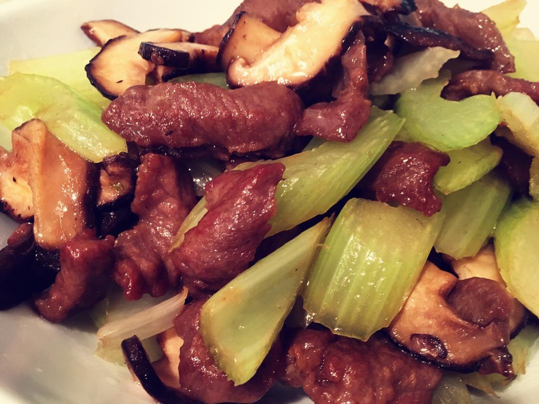 西芹炒牛肉！