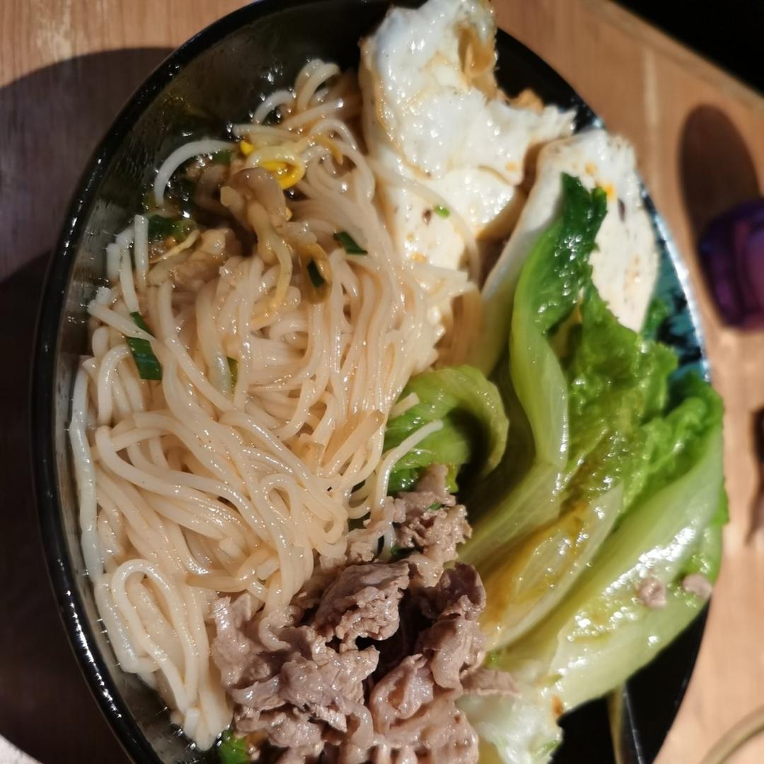 酸爽到不敢想象的浇汤肥牛面