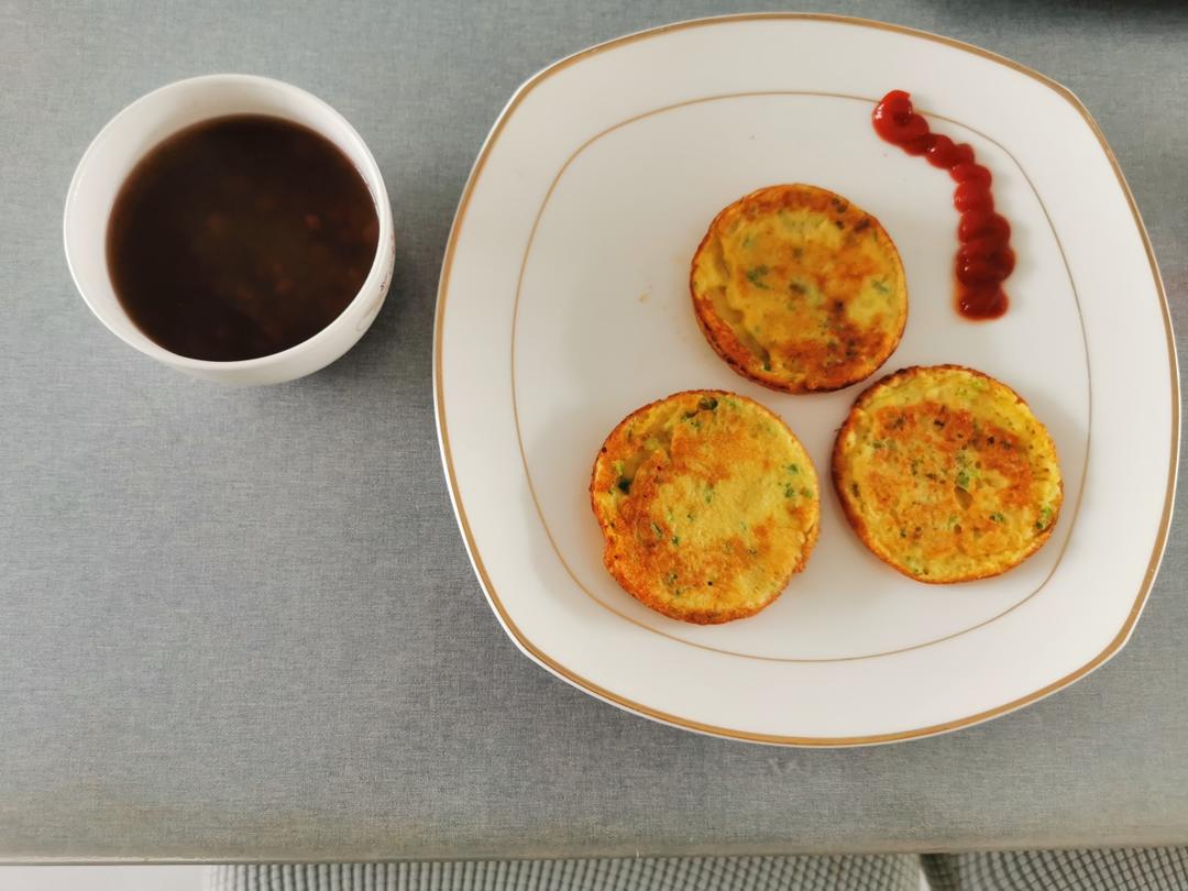 孩子挑食不爱吃菜就做这个～早餐蔬菜饼