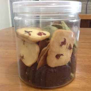 多种口味曲奇（香草、巧克力、抹茶）