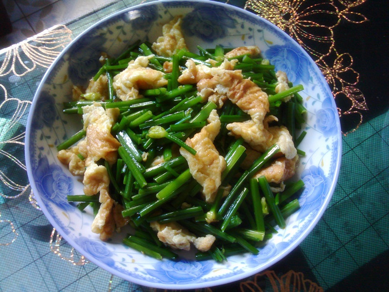 韭菜花炒鸡蛋