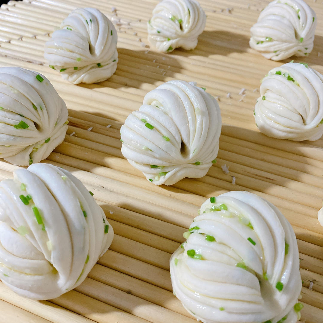 葱油花卷，一根筷子卷出漂亮的造型