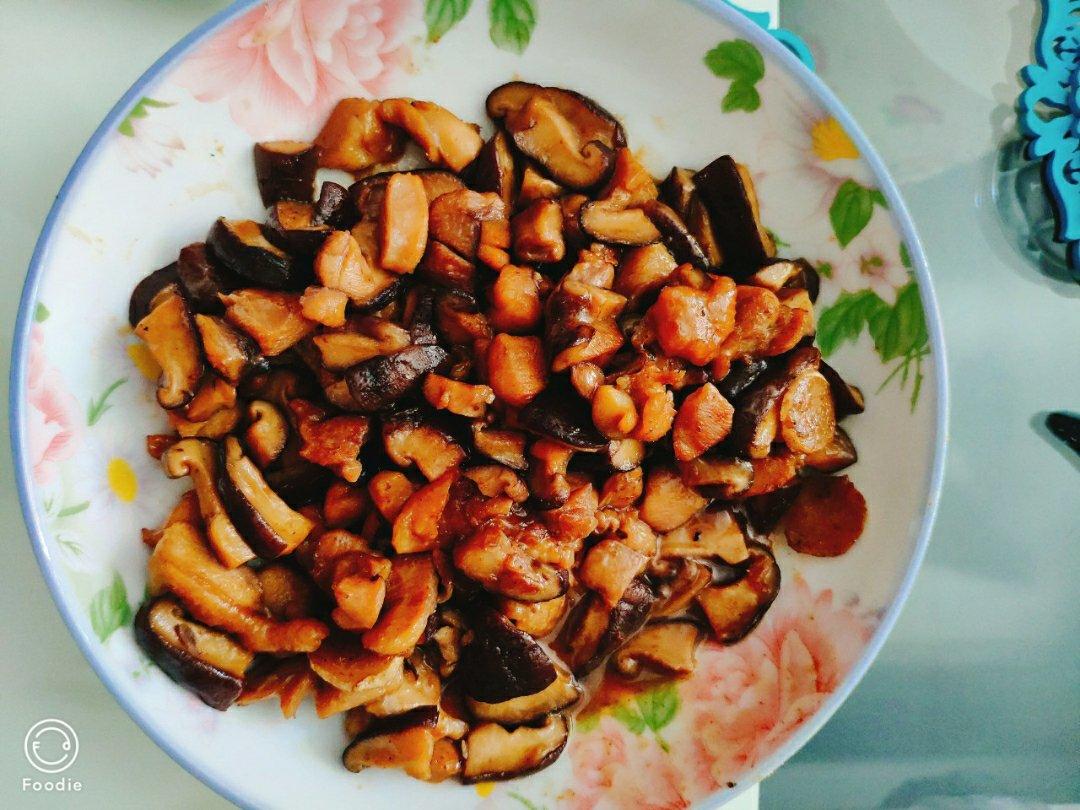 蘑菇滑鸡（香菇滑鸡）