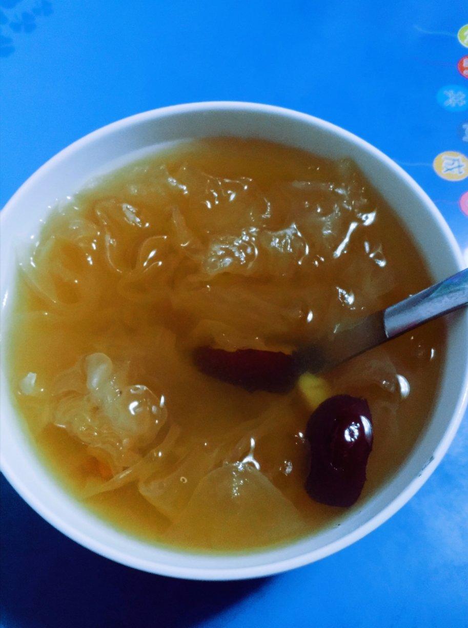 红枣银耳莲子羹