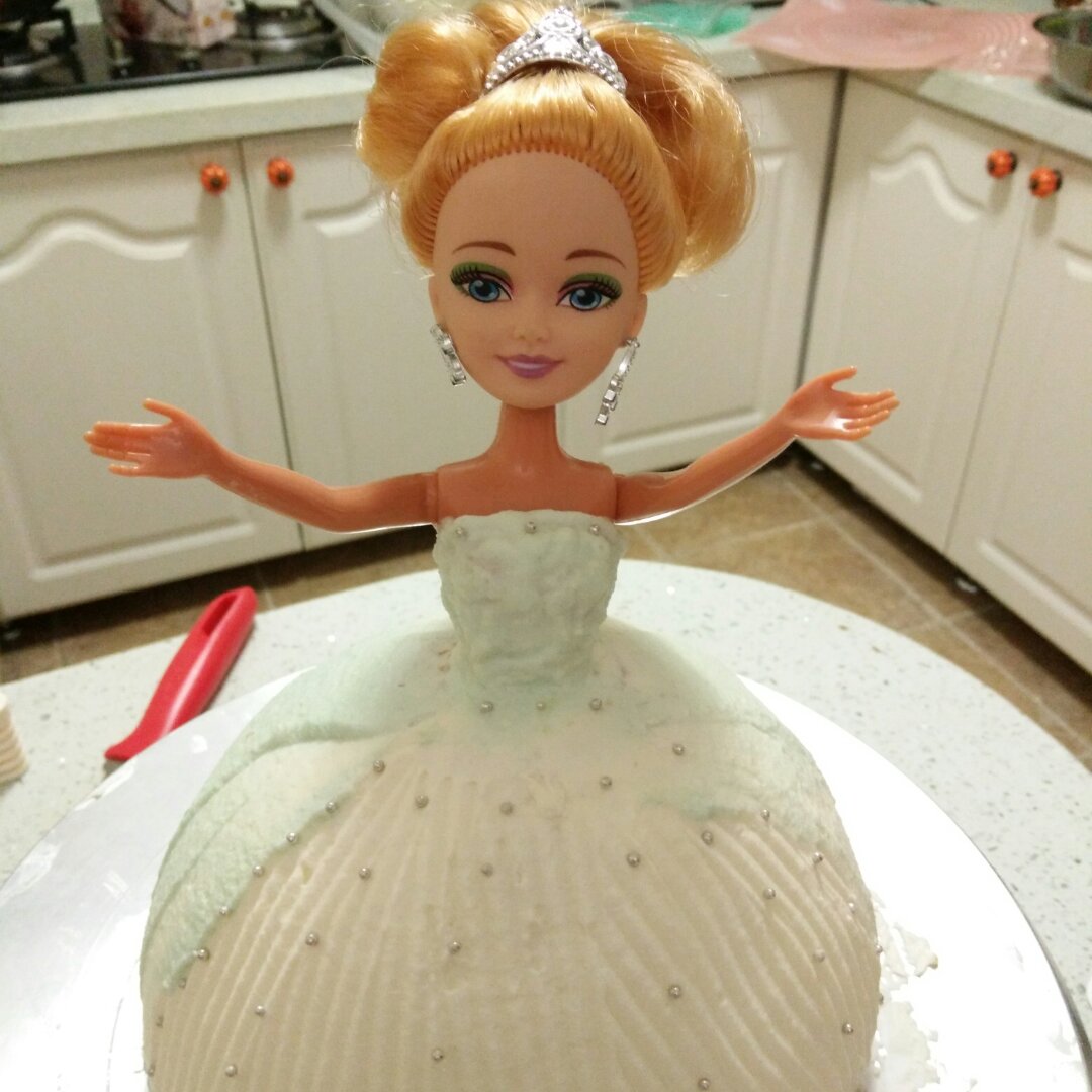 梦幻时尚的芭比蛋糕