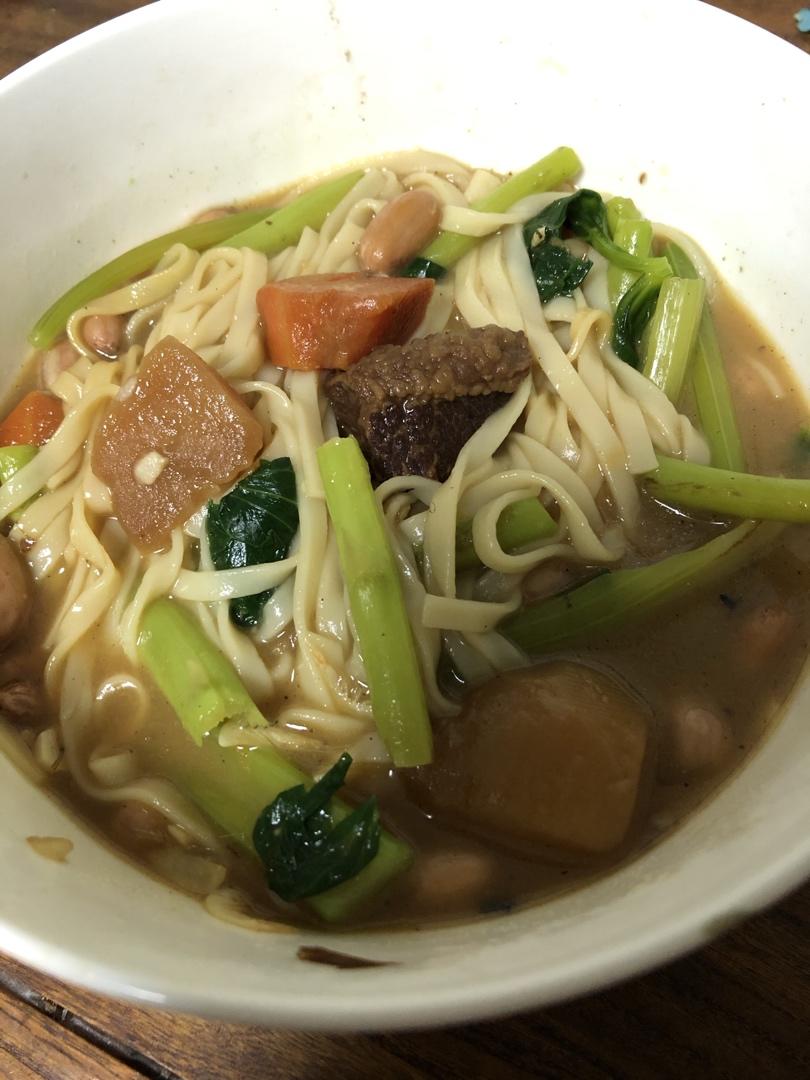 土豆胡萝卜炖牛腩，软烂零失败菜谱，附彩蛋红烧牛肉面！