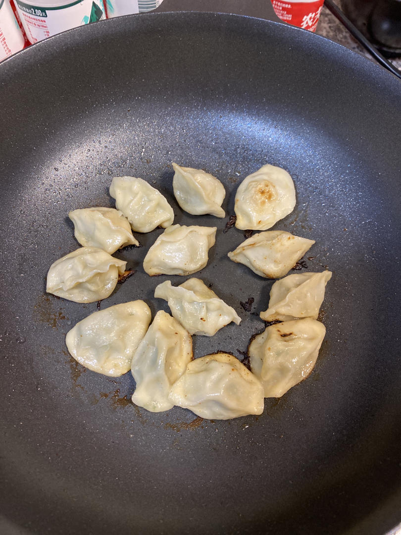 好吃快捷的煎饺（任意饺子可做）