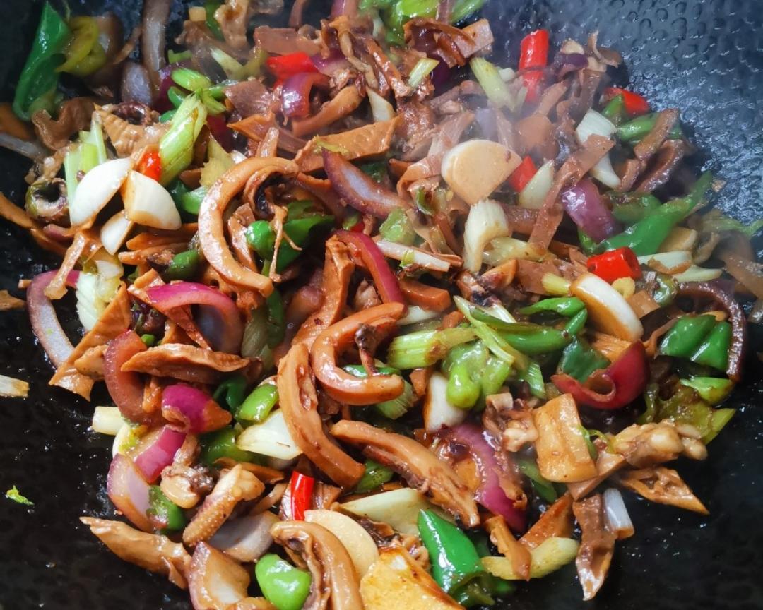 立冬时节膳食：冬笋烧墨鱼的做法