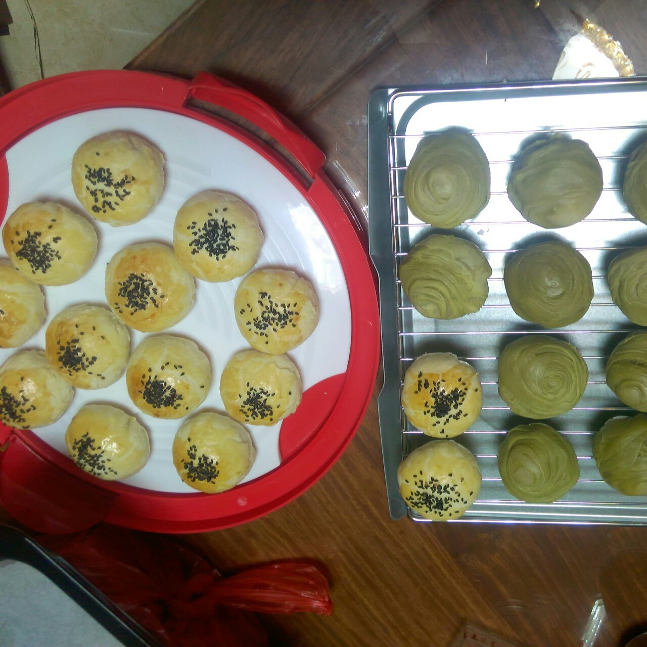 蛋黄酥：抹茶酥：（奶黄味）