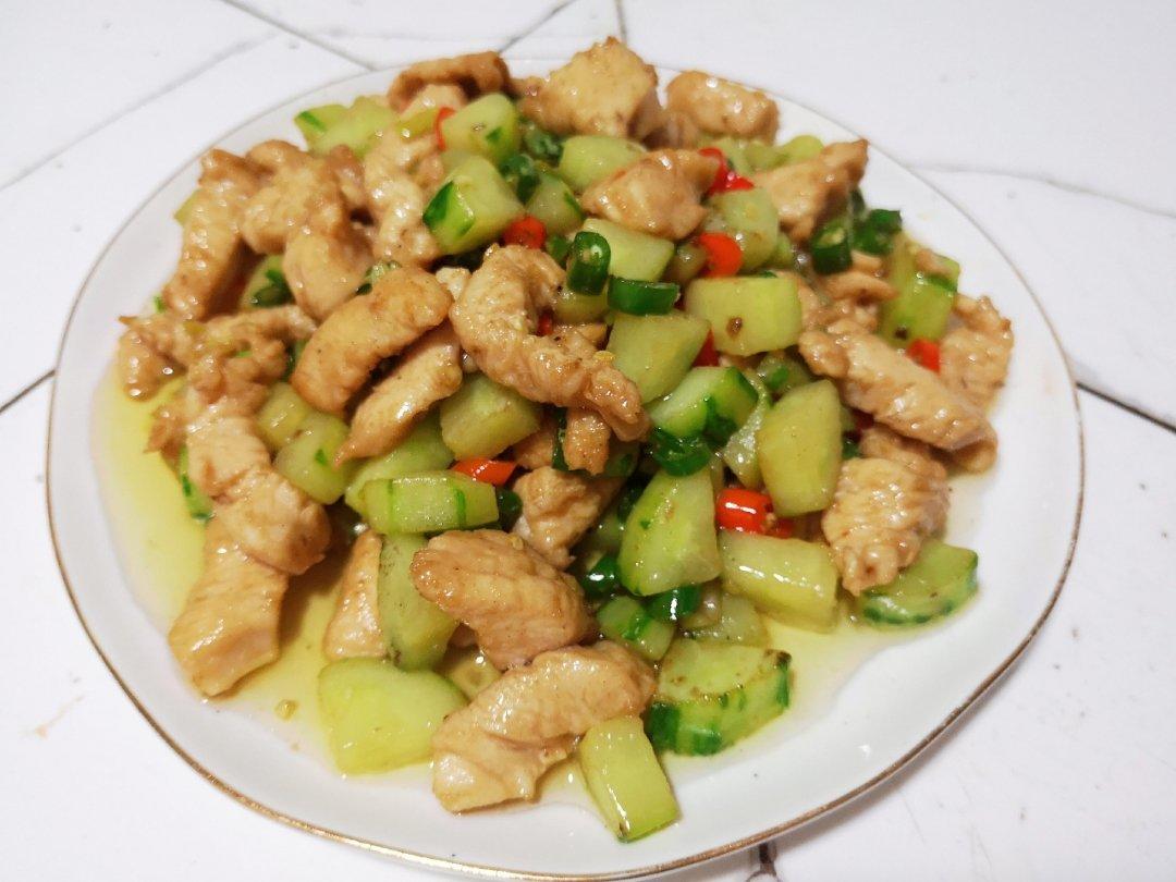 好吃不胖‼️低脂低热量 超简单青瓜炒鸡胸肉