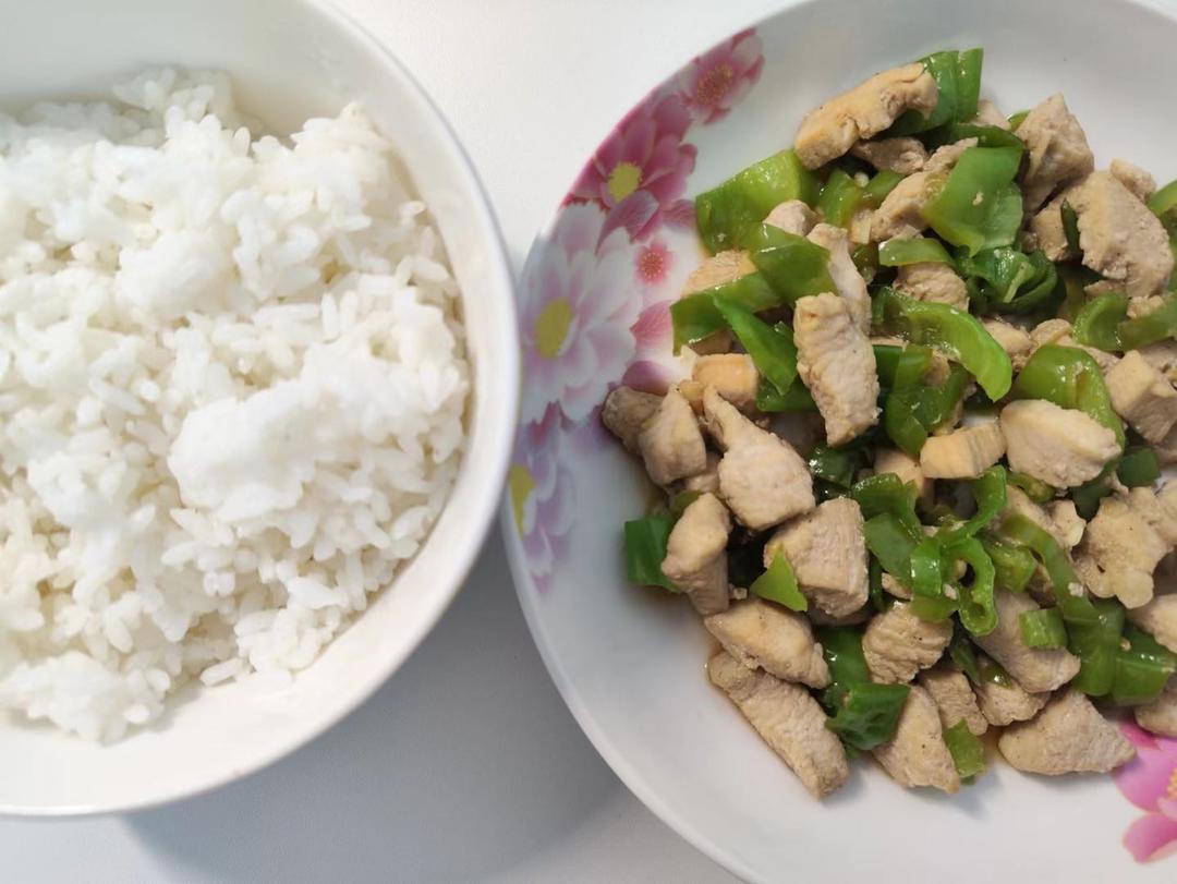 减脂必备❗️不腥不柴的鸡胸肉：青椒炒鸡丁
