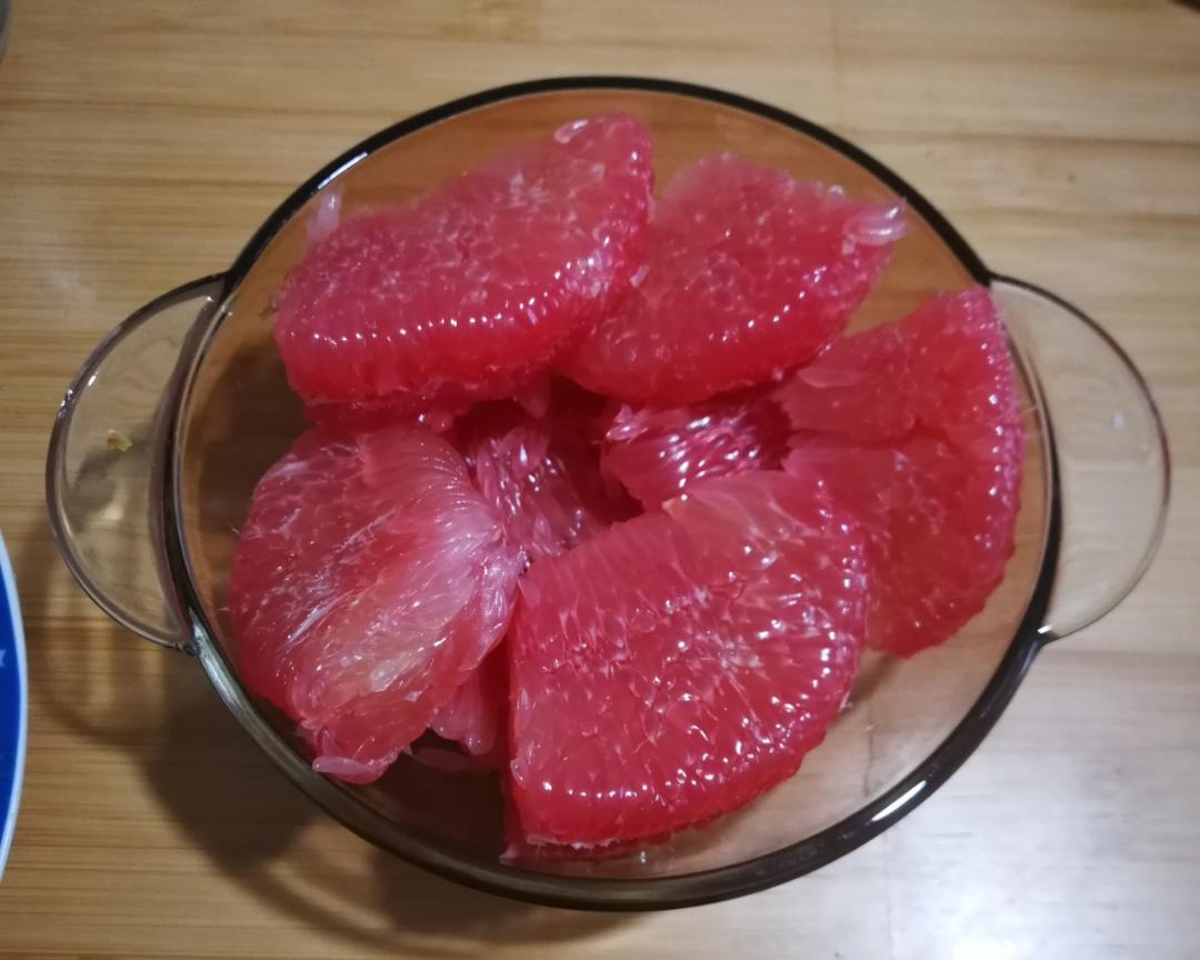 手剥柚子红心蜜柚的做法