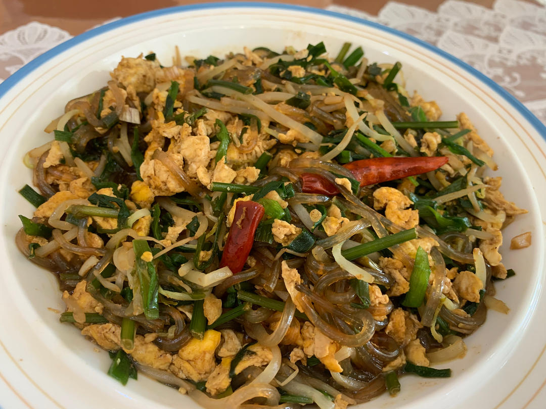 豆芽韭菜炒鸡蛋，三分钟搞定～！
