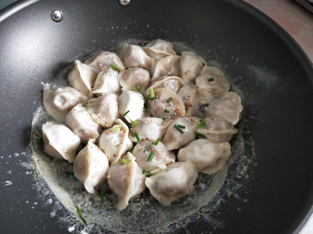 冰花煎饺（个人认为最好吃的饺子做法了！）