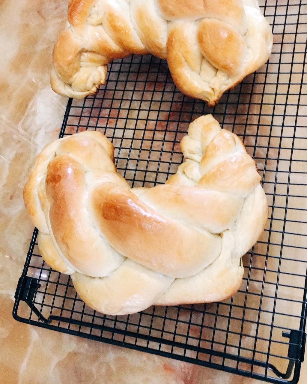 五股辫子金牛角面包