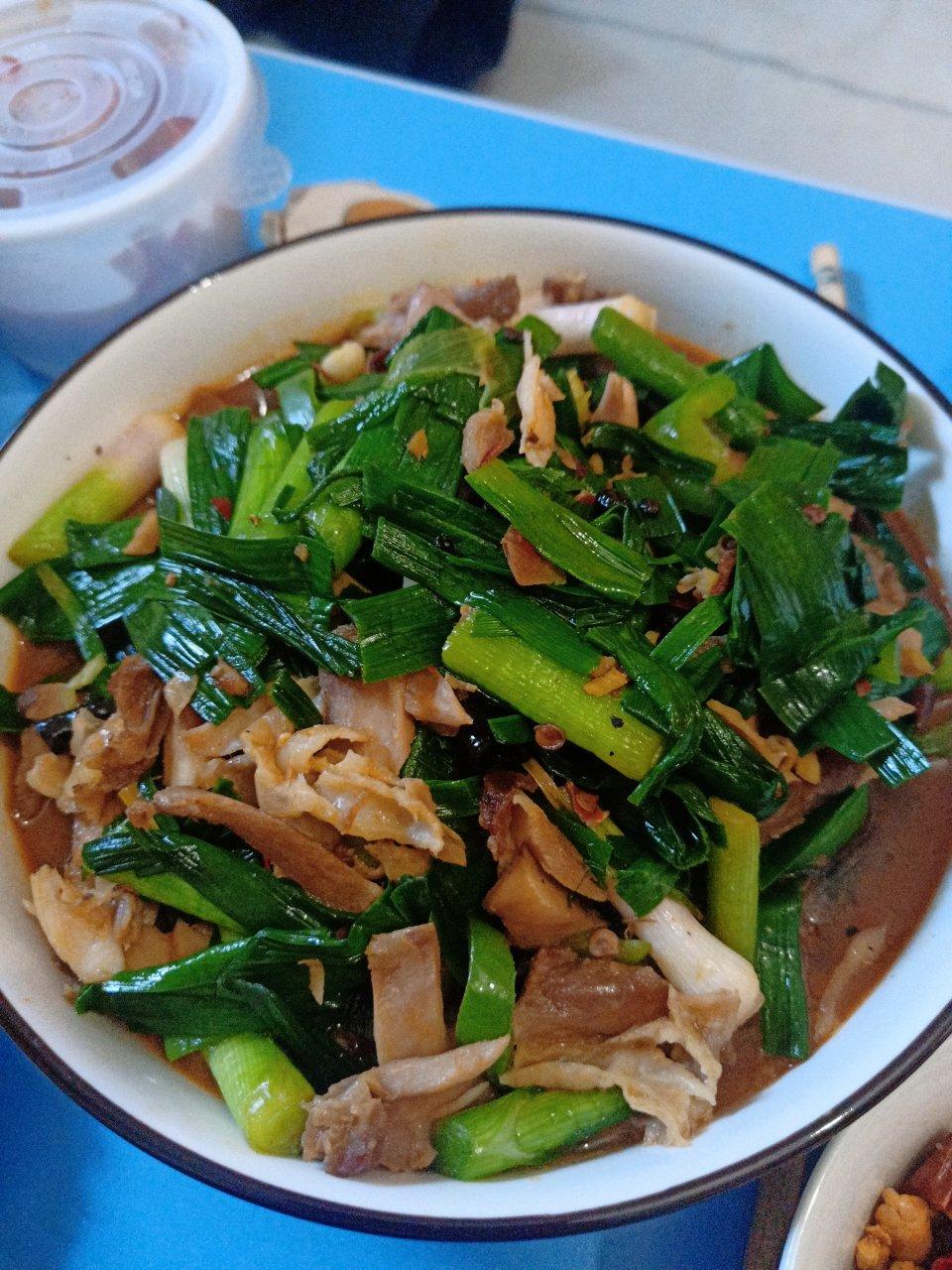 ㊙️腊味‼️彩椒蒜苗炒腊板鸭‼️越嚼越香