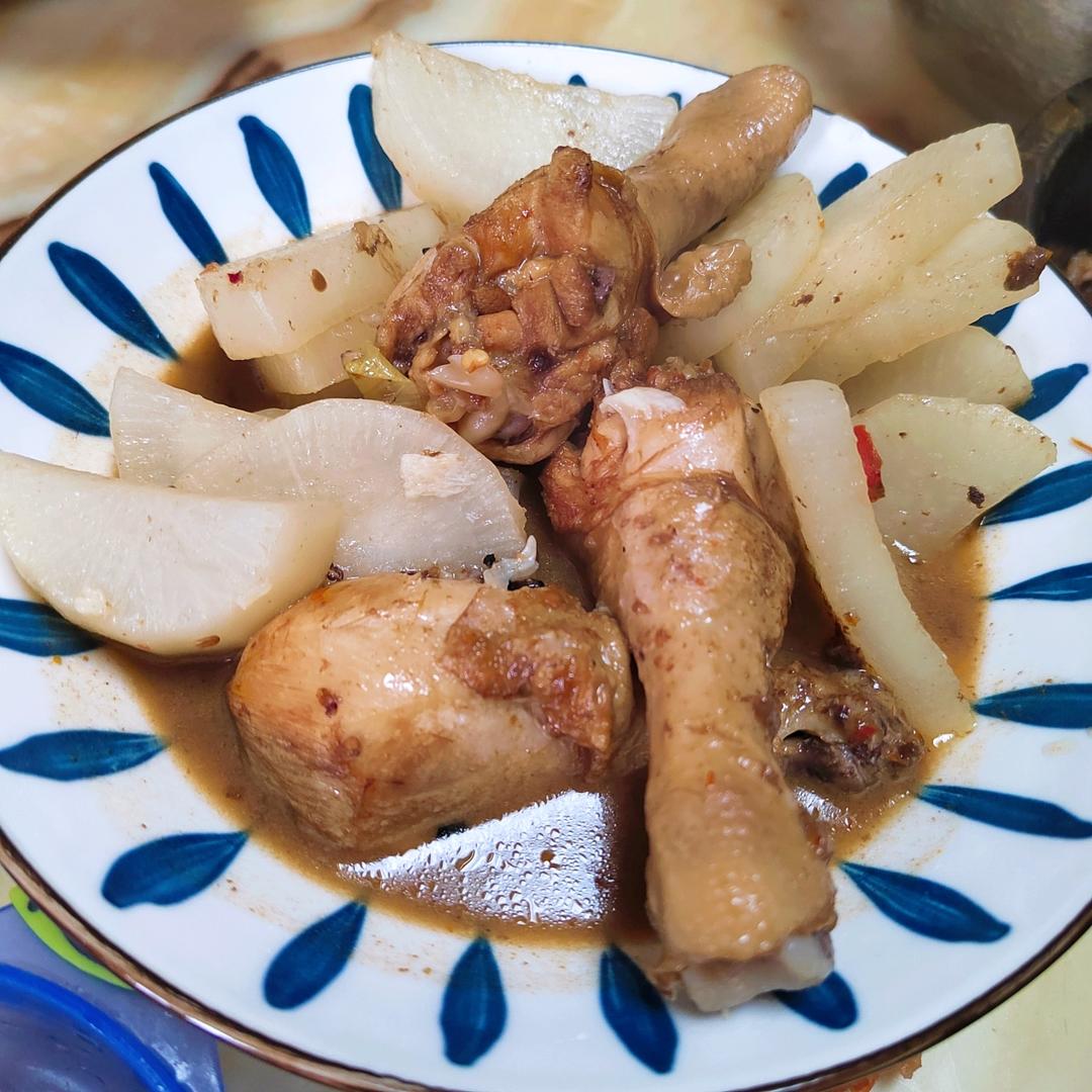 萝卜炖鸡腿