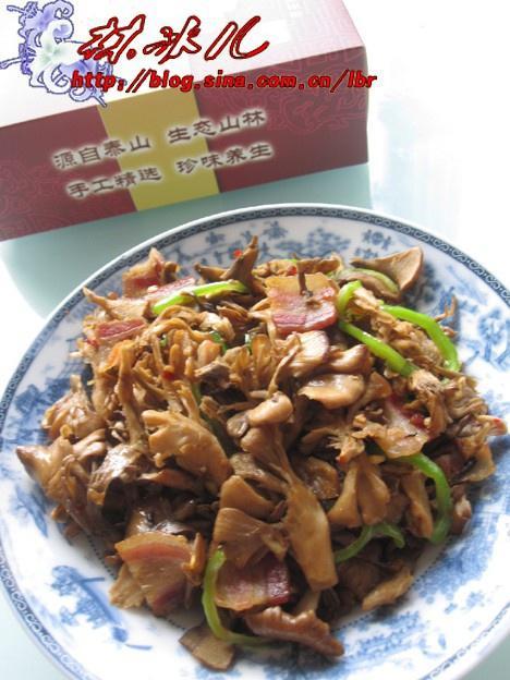 腊五花肉炒山珍的做法