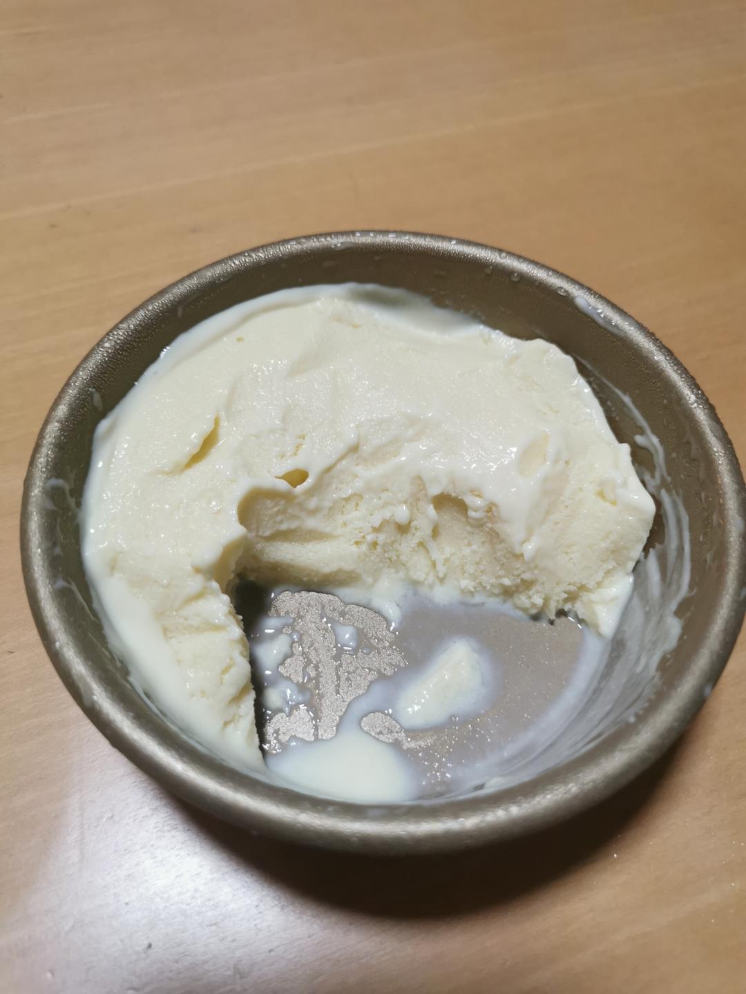 自制牛奶鸡蛋冰淇淋雪糕