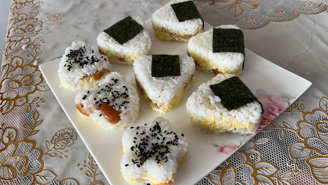 海苔肉松饭团