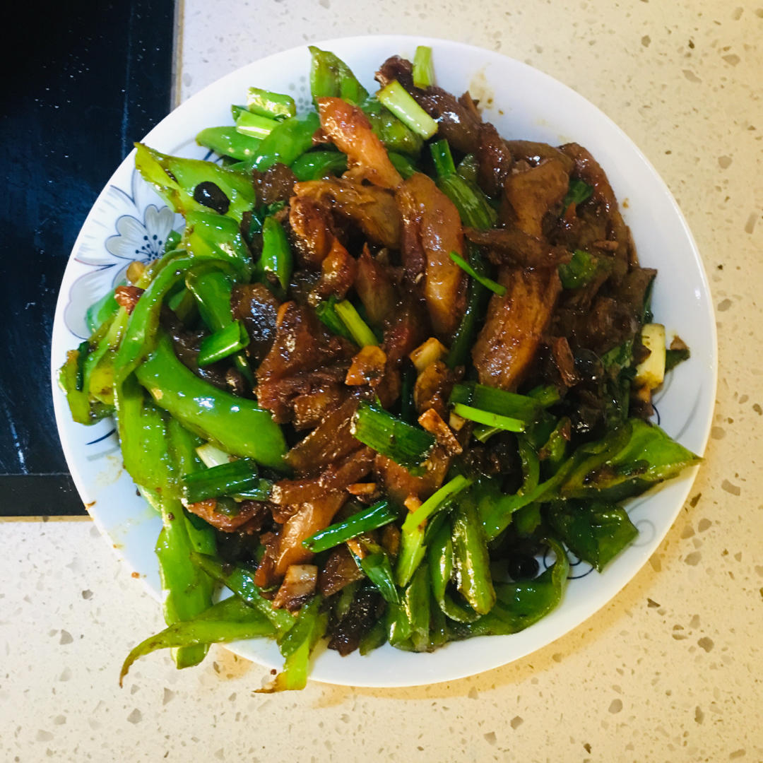 青椒炒牛蹄筋