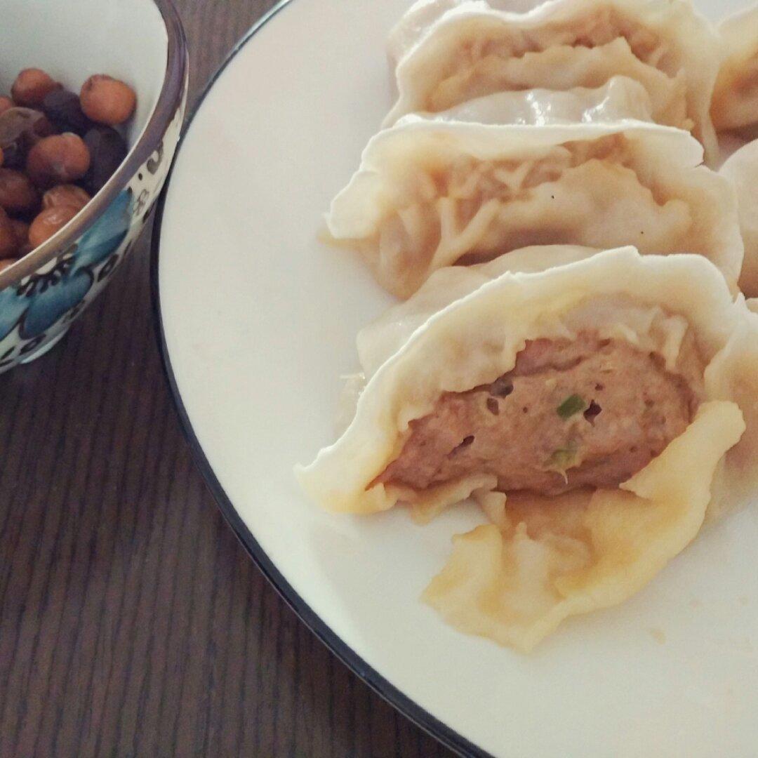 猪肉大葱烫面蒸饺