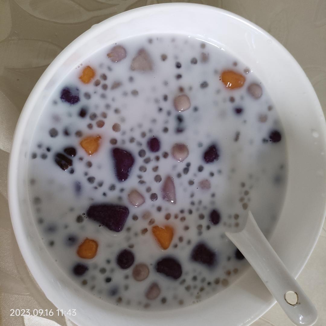 椰汁西米芋圆
