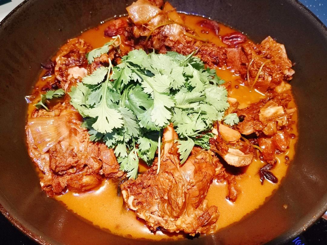 堂妈教你做红汤羊蝎子火锅