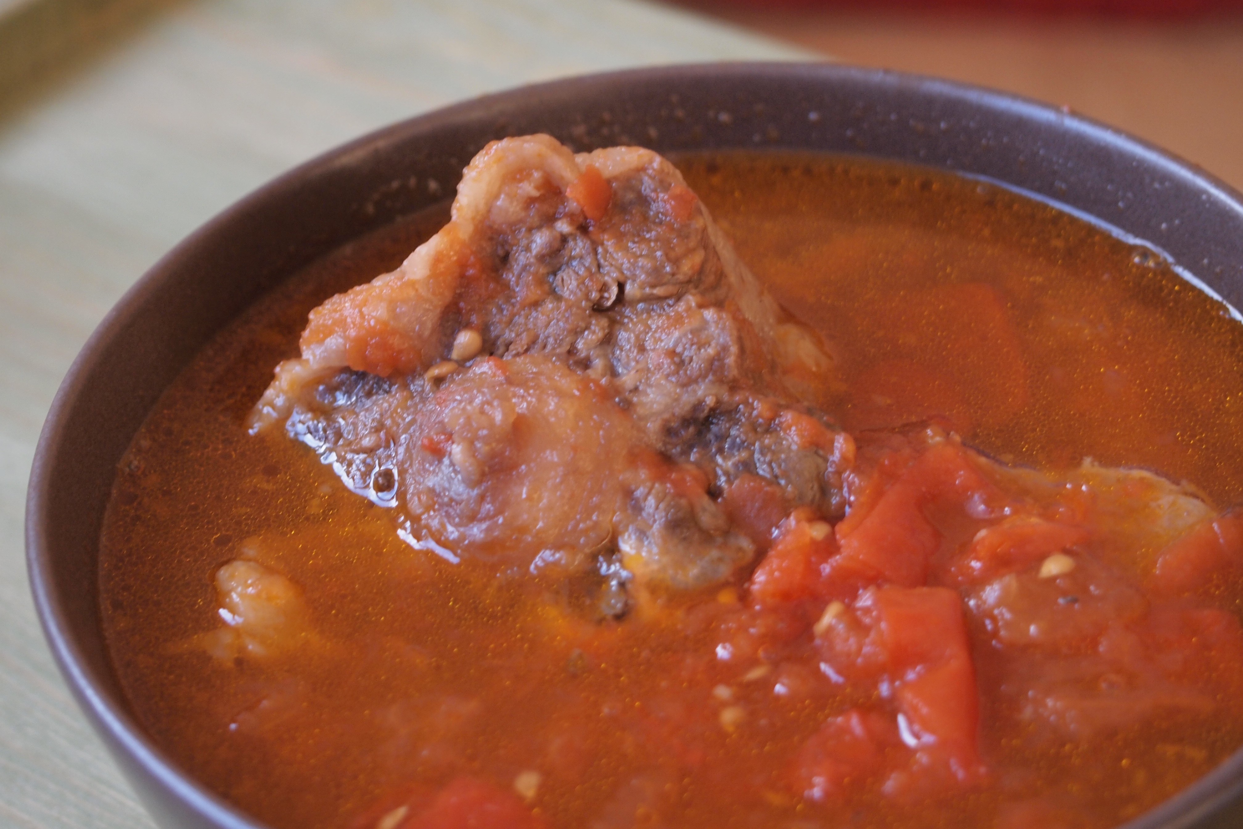 番茄红酒烩牛尾