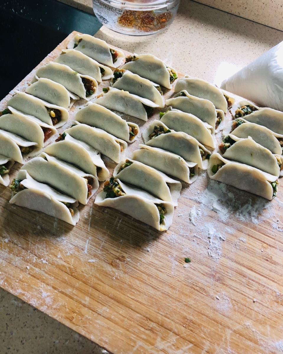 三鲜锅贴 Fried Dumplings