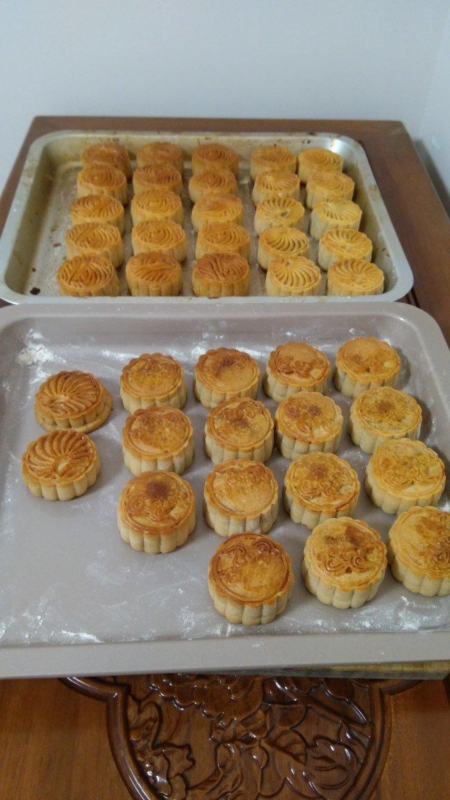 广式豆沙蛋黄月饼（步骤超详细，新手适用）
