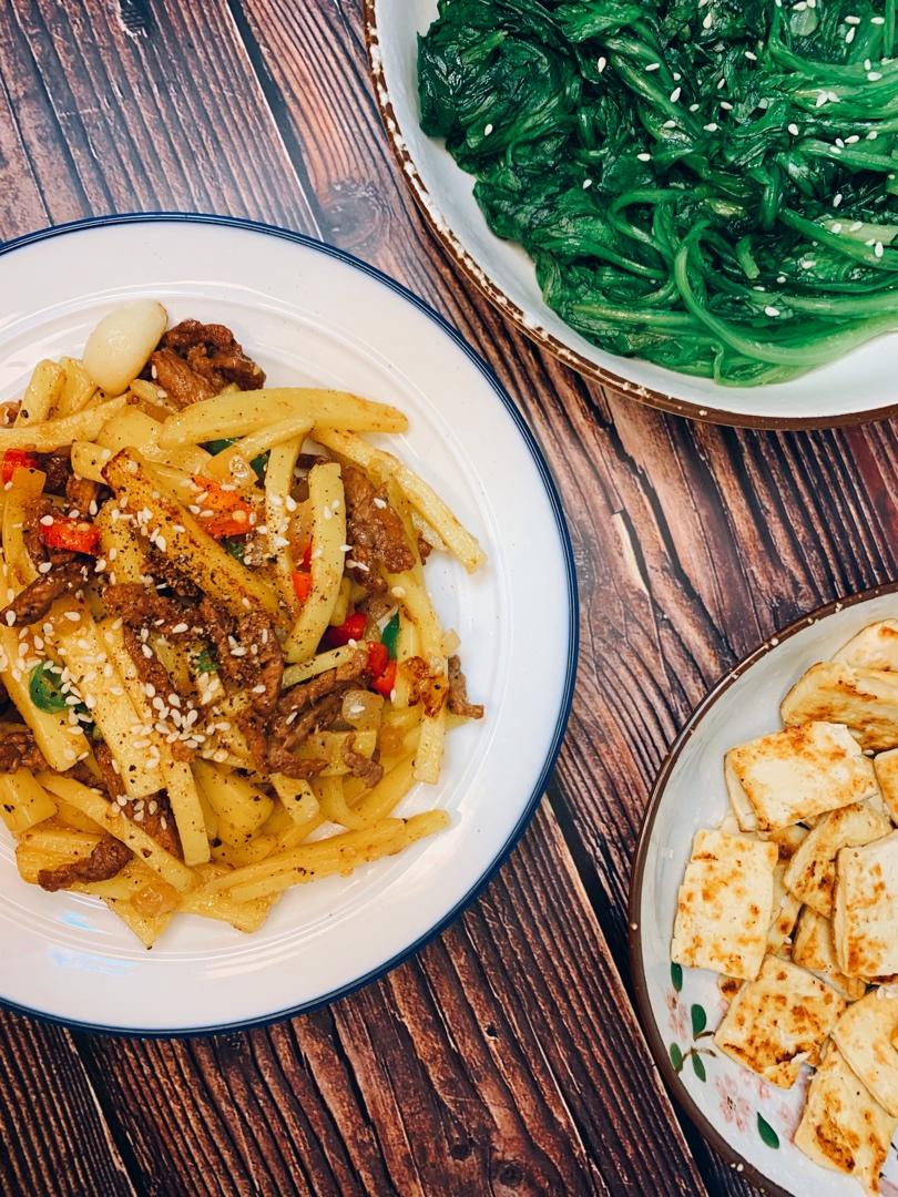 黑椒年糕牛肉粒