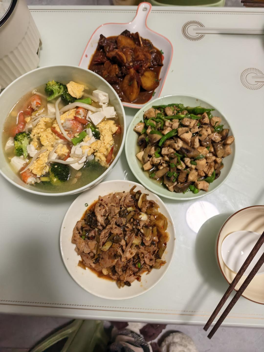 豆腐鲜虾菇菌汤