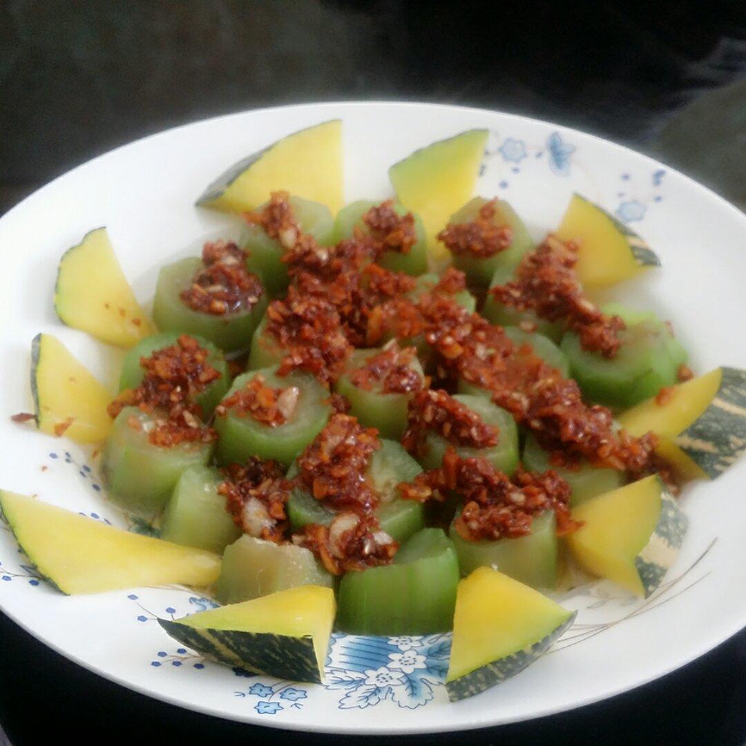 只需要五分钟就可以的美味蒜蓉蒸丝瓜