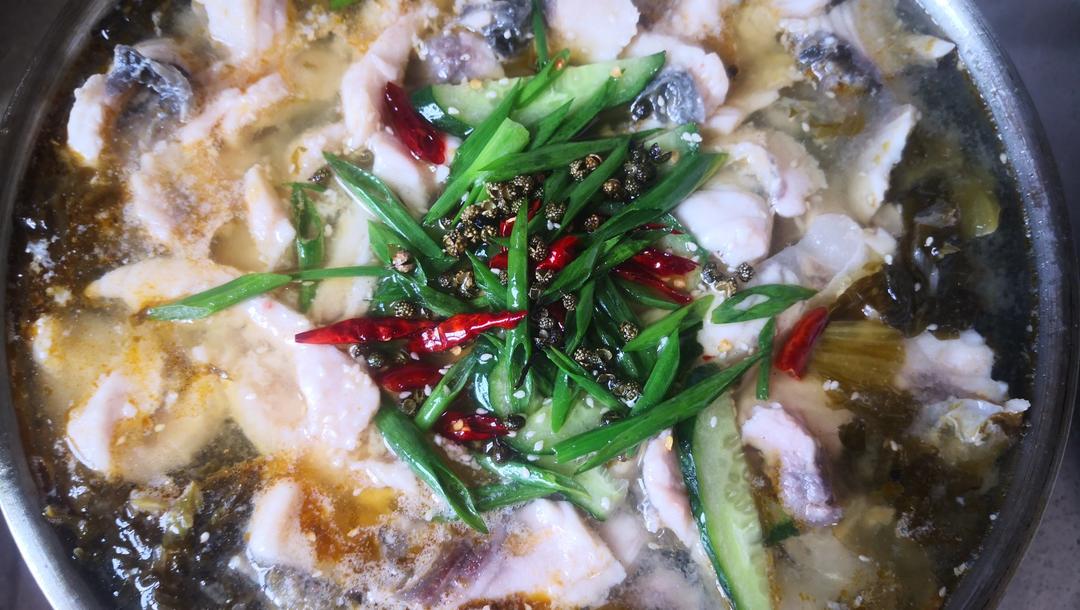 酸菜鲈鱼、水煮鱼（附如何片鱼肉及让鱼肉不腥的小妙招）