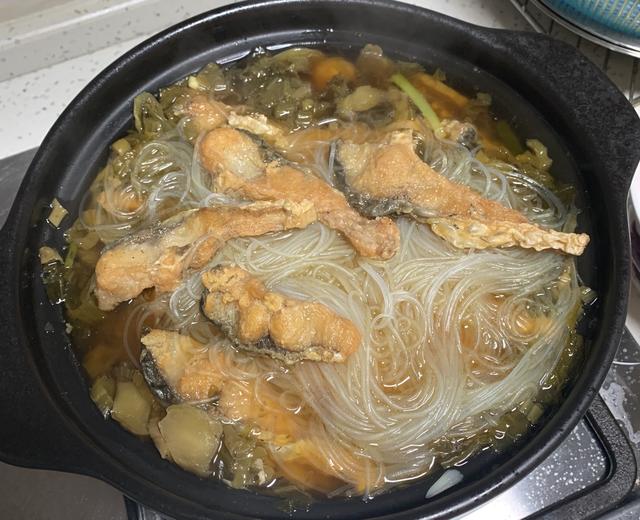 好喝的汤🥣好吃的炸鱼“砂锅炸鱼酸菜粉丝煲”的做法