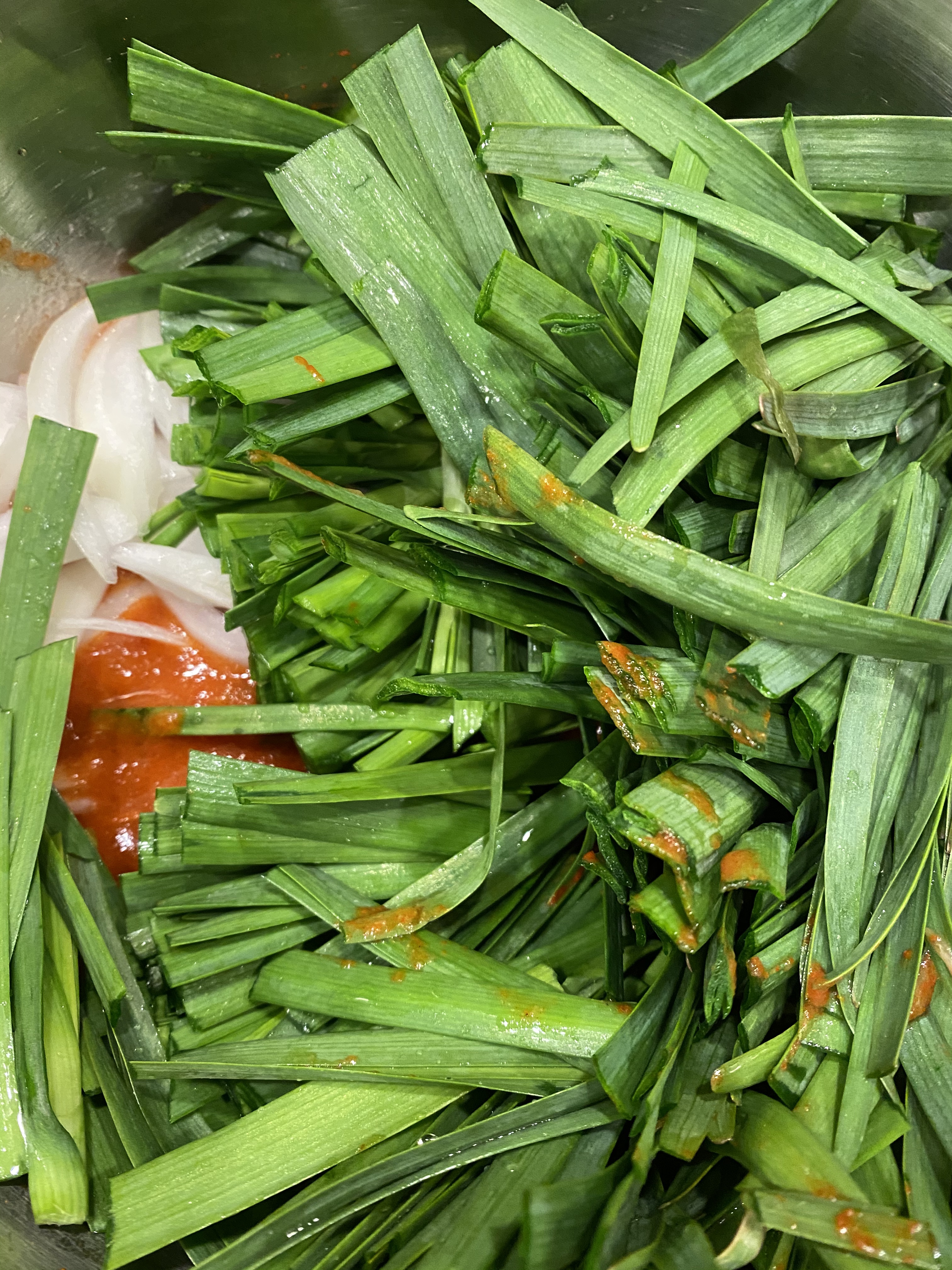 【食在春天】— 韭菜的另类吃法—韩式拌韭菜的做法 步骤6