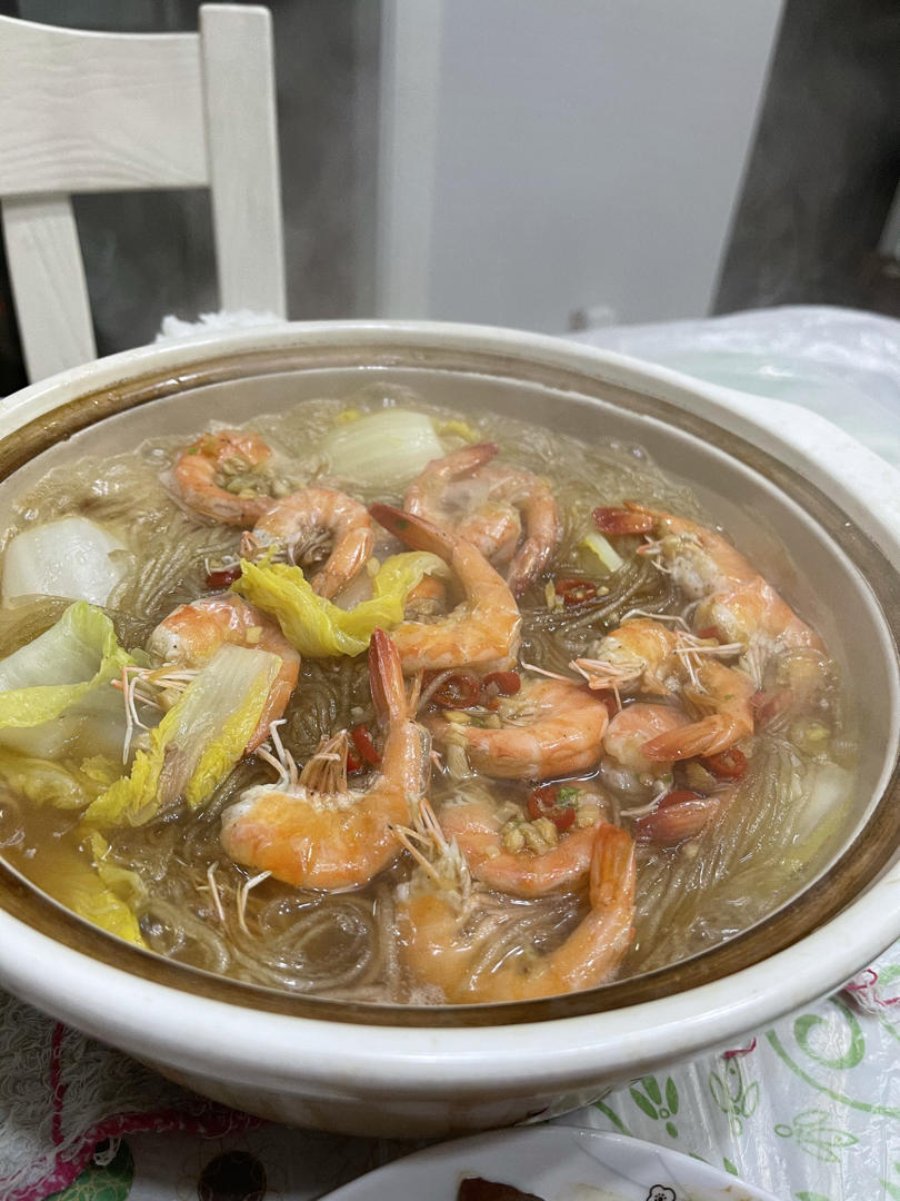 简单易上手的金针菇粉丝虾煲