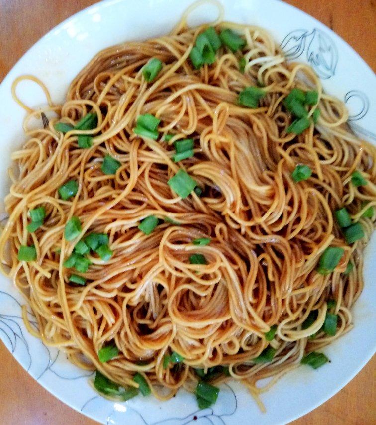 手机用户787310to做的葱油拌面