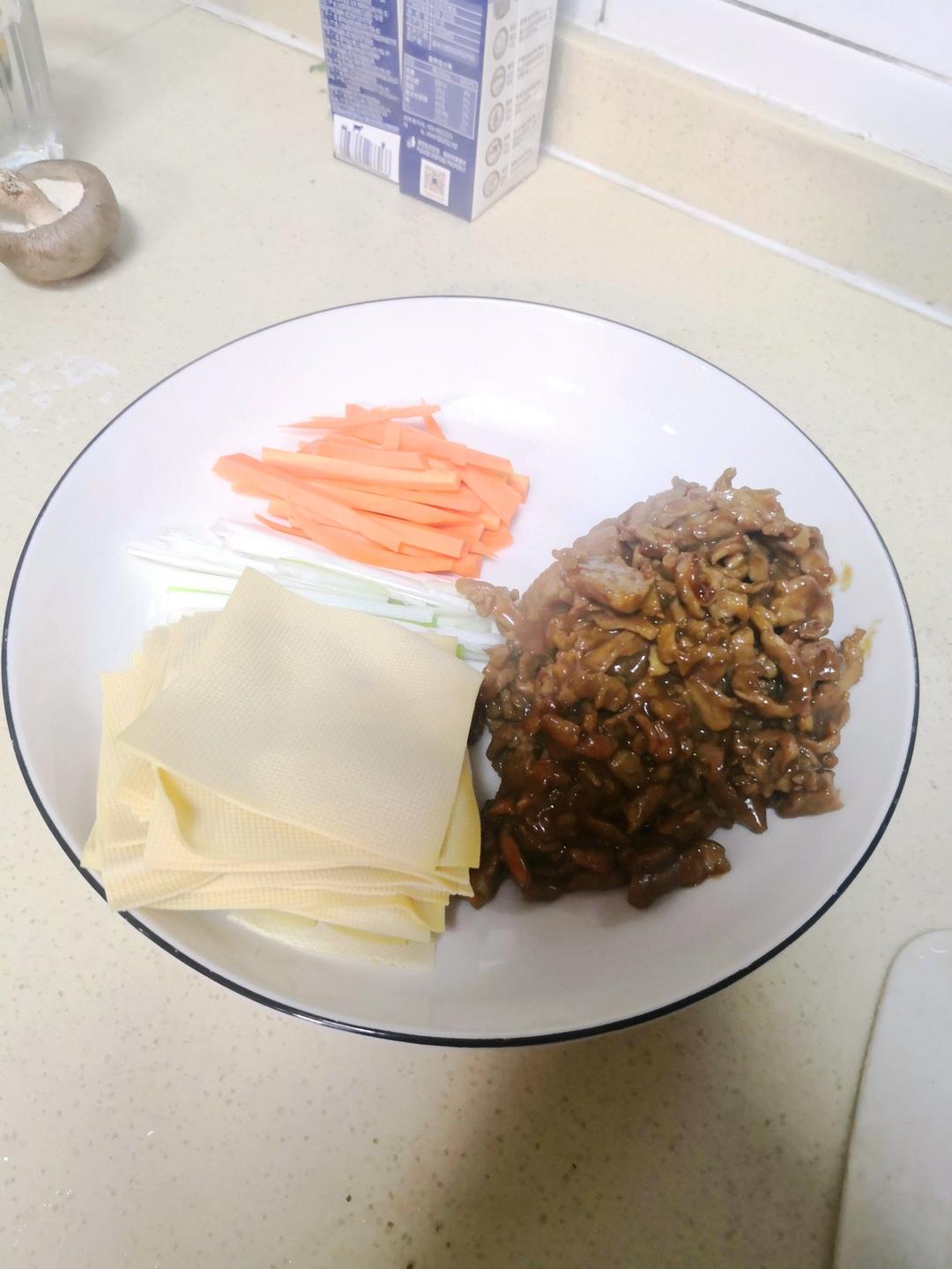 厨师长教你：“京酱肉丝”的家常做法，酱香咸甜适中，老少皆宜