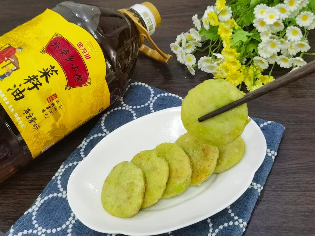 翡翠蚕豆饼，外脆里糯，巨好吃