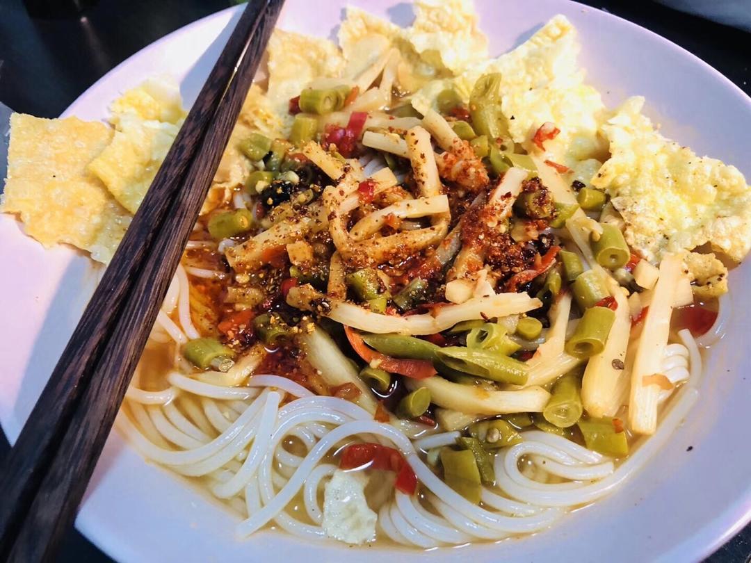 粉店老板娘亲授正宗螺蛳粉教程