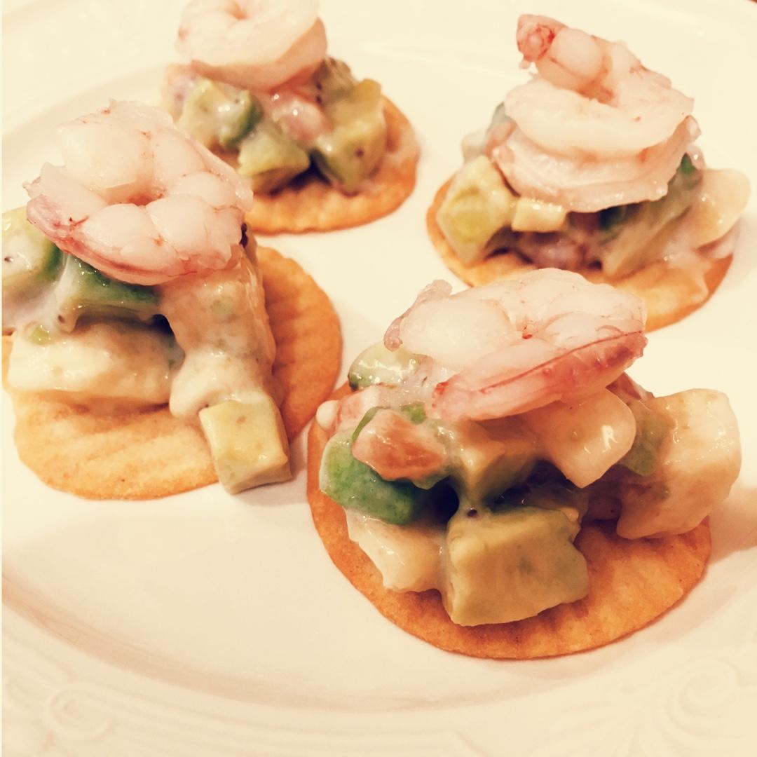 薯片牛油果大虾沙拉