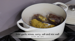 『东坡美食』咖喱牛排骨炖土豆的做法 步骤8