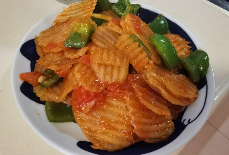 青椒番茄土豆片