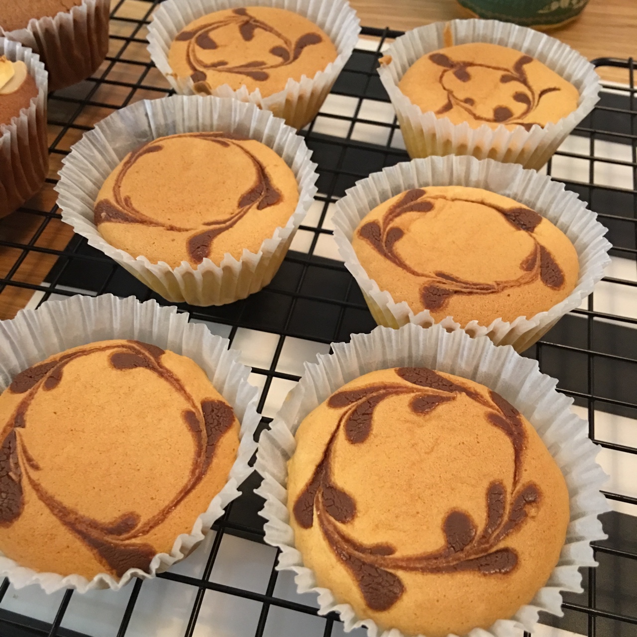 拉花纸杯蛋糕
