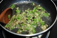 茄子青椒打卤面 ( Green Pepper and Aubergine Noodle with Thick Gravy)的做法 步骤2