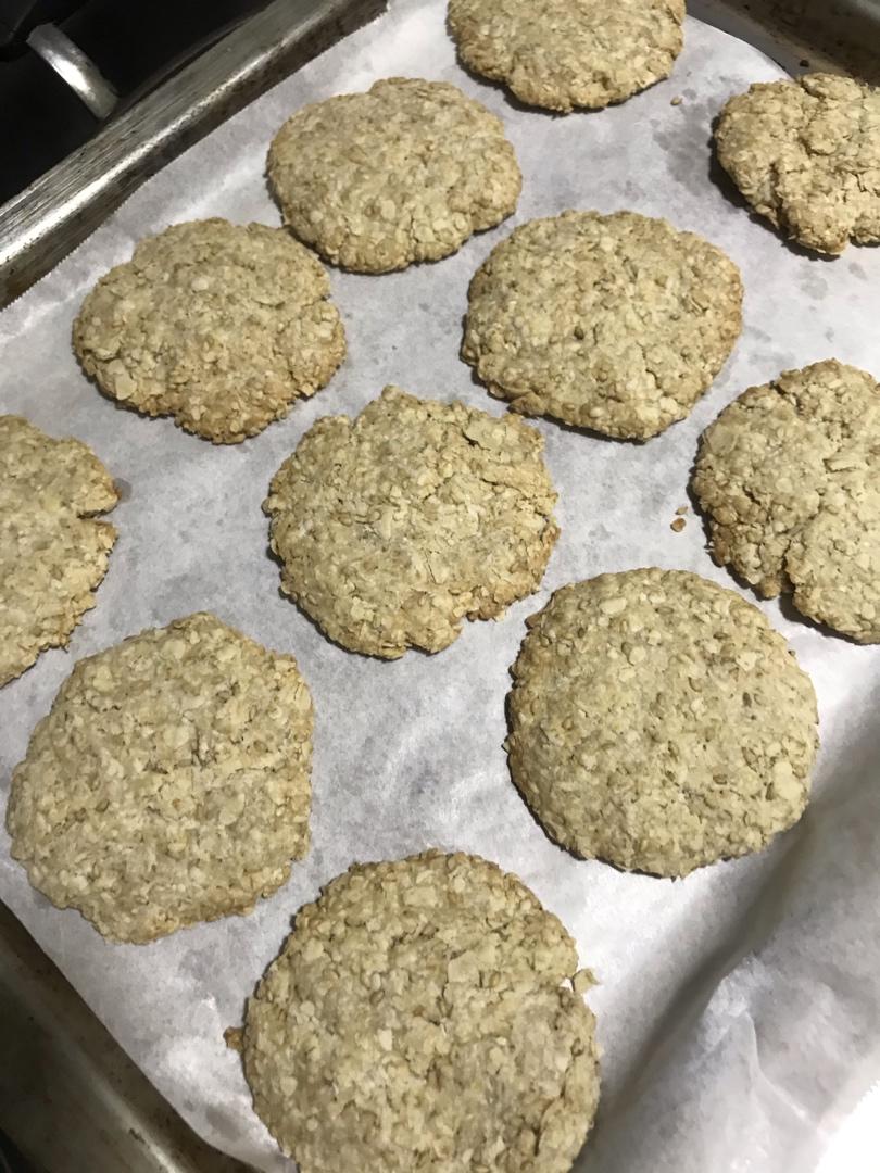 素食:有机燕麦芝麻大饼干