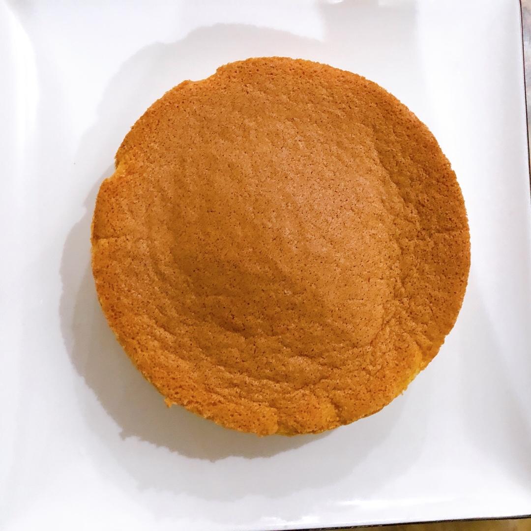 超简单完美戚风蛋糕（6寸2蛋）附打发、翻拌、脱模视频