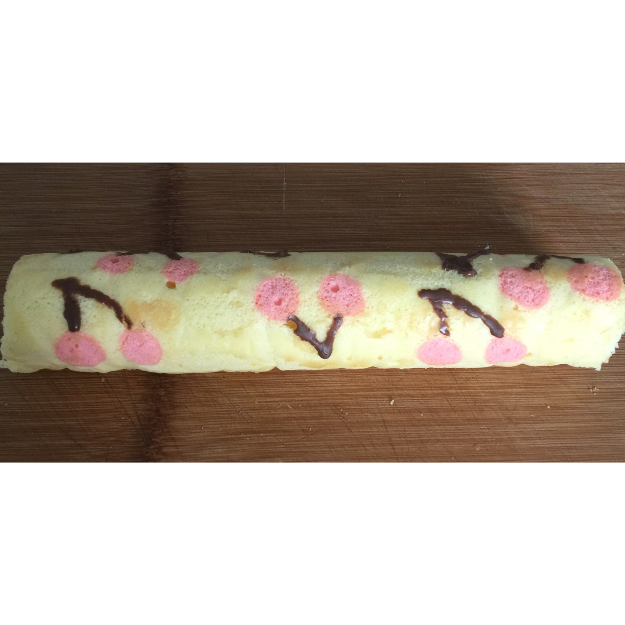 可爱樱桃彩绘瑞士卷